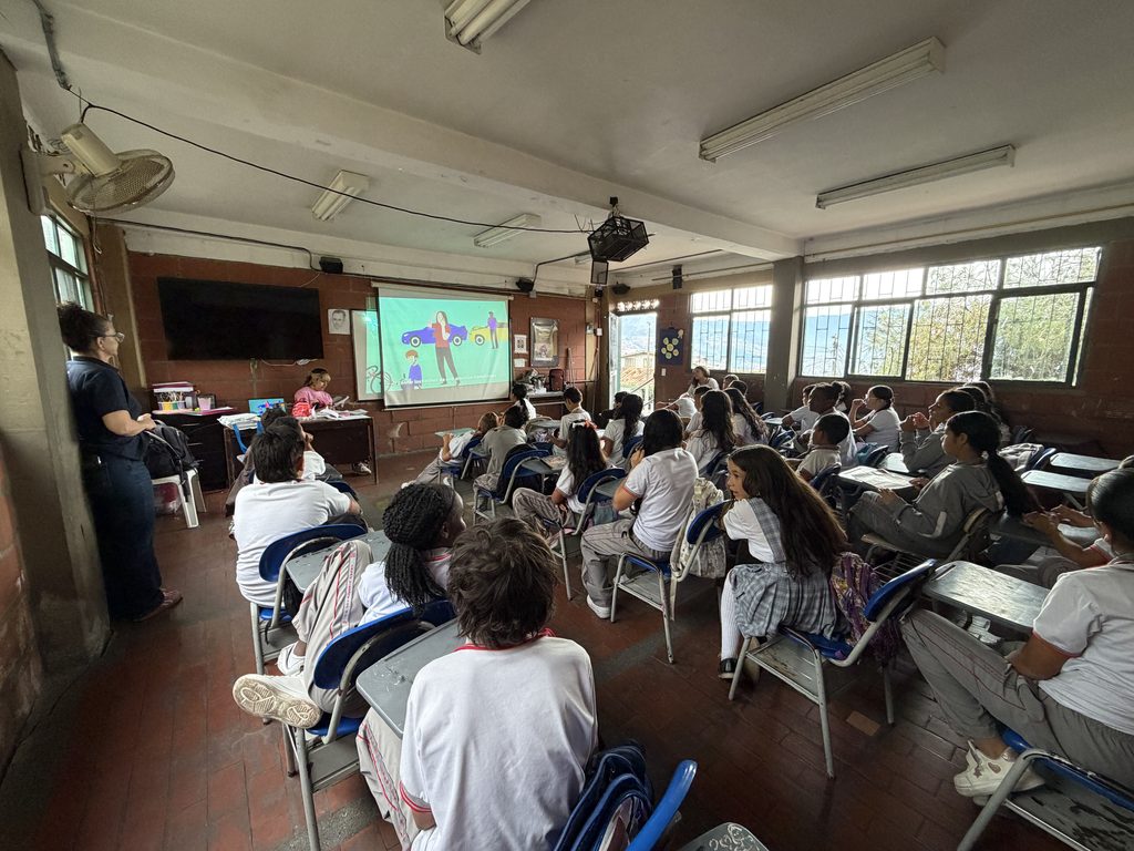 Estudiantes en curso guiado para el proyecto de animación - Lectoescritura 2026.